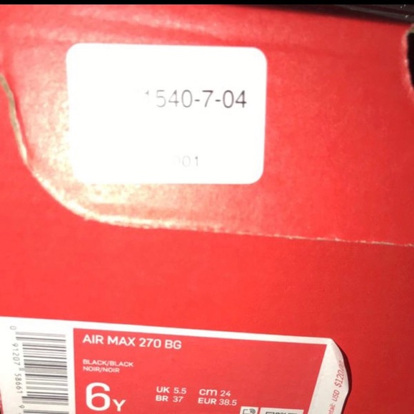 Nike Air 270 Size 6Y - Picture 5 of 5
